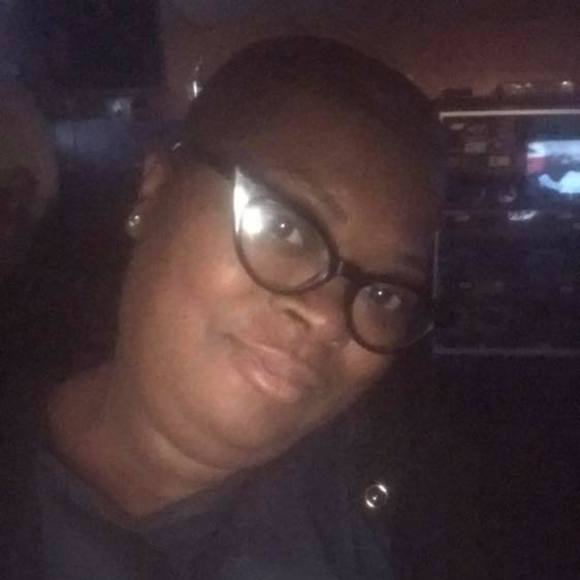 Meet your Posher, Val - Picture 1 of 1